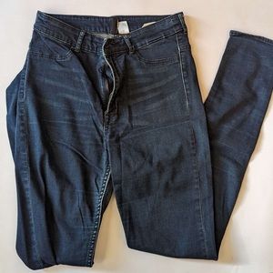 nwot dark denim skinny jeans